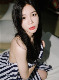 Korean girl model Kim white sling(9)